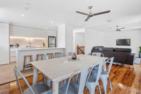 Family And Pet Oasis, Surfers Paradise